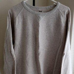 UNIQLO sweatshirt